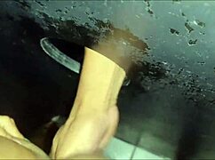 Смуках този голям черен кур в глорихоула.