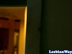 レズ美女が顔面騎乗、フェムドムが見てる😈