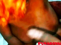 Suegra gorda se baña en el baño