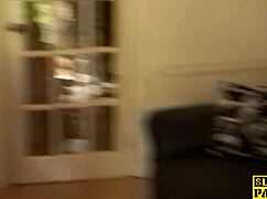 통통한 영국 섭이 러프 섹스로 지배돼