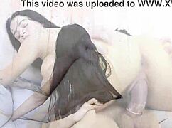 Latina muda bertato dengan tetek besar suka deepthroat blowjob dan orgasme 😘