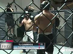 اتنين شباب شهوانيين يتقاتلوا عشان نيك طيز أمي بروكس الشرجي