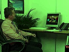 Watch CFNM Voyeur Encourage Jerker!