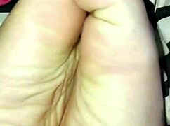 pretty tattooed feet get worshipped in this fetish video