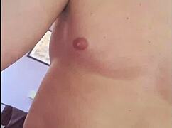 asian slut masturbates on webcam, reaching orgasm! 😏