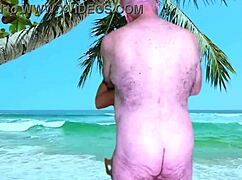 Hot beach surprise with kissing and ass close up