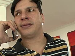 Ibu rumah tangga gemuk horny dengan memek basah, ayo! 😜