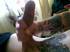 Ugh, jag är bara 24 år gammal och onanerar den här stora kuken, vet du?