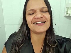 Gue kirim video nakal di WhatsApp, pamer bokong Latina gede