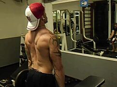 Check out Vloog's fitness preparation! 💪