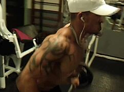 Check out Vloog's fitness preparation! 💪