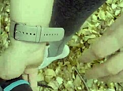 Digo, para de caminar y córrete dentro de mí. Tenemos sexo duro en el parque. Ups, quiero decir al aire libre.