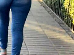 nalgona latina en jeans showing off her curves