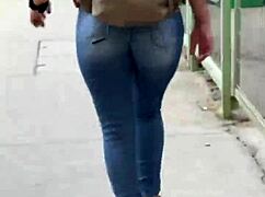 nalgona latina en jeans showing off her curves