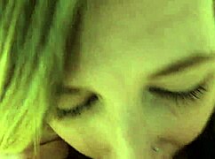 Tjej suger min kuk hemmagjord del 1