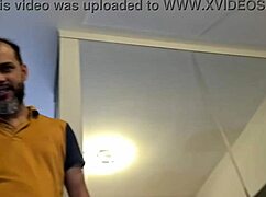 Brincadeira entre amigos vira troca de casal com bucetas diferentes