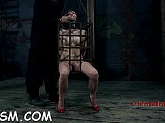 Bayang terikat dan dibelenggu perlu puaskan memek ganas