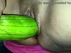 Mossál tovább a tányérokat amíg megbaszlak háztartási rabszolga