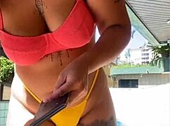 i'm flashing my swollen pussy on live, so hornyy