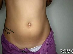 Мамка му, този влажна гъз моли за твърдо чукане... страстно лудница!