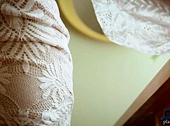 Grande culo pelosa teen 18+ Jane Wilde si spoglia per Playboy