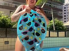 i'm flashing my swollen pussy on live, so hornyy