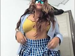 Zelo sem poželena, ker danes nisem imela predavanj in moj fant pride nocoj me jebat