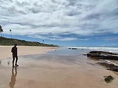 aventura na praia de nudismo vira orgia com joao o safado, lunna geek, brinquedo ator 2 e pitbull porn parte 1