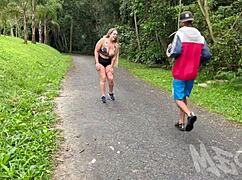 Latinská milfka prosí o anální šukání