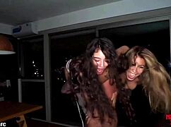 शैटरड, वेडिंग कैंसल, पर ये टीन 18+ थ्रीसम वाइल्ड स्क्वर्ट करता है!