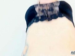 pornstar savana styles stretches her big ass and shows pussy inside