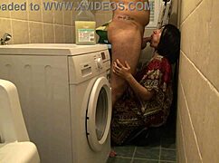 Meine Frau fickt im Keller, während ich arbeite