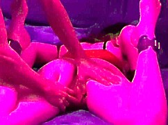 Do prdele, spoutaná MILF dostává obří kouř creampie!