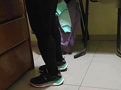 Temizlikçiyi dışarıda sikişe karşı koyamıyorum