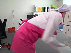 윽, 블로우잡 후 크림파이 갈구해, 치히로 아키노 사무실에서!