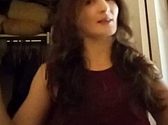 hey mollyjanexxx, still trying in this backstage solo with natural tits update on aug 15 2024