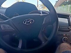 masturba�ao arriscada dentro do carro em publico para gostosa