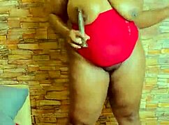 Sundaydogood614 Shows Off Shaved Pussy in Homemade Lesbian Update 869.