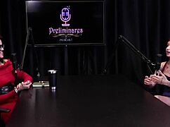 Красотка-транс сосёт, потом трахается на кладбище после выборов