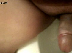 Rento itseilun sessio erilaisilla leluilla kotona.