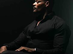 Deeper muestra a Kendra y Jennifer turnándose montando la polla gruesa de Jason