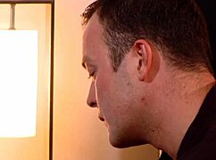 أم شقراء تأخذ زب عملاق في إثارة غرفة النوم الجامحة