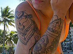 Coloquei Os Peitos Pra Fora E Vou Tentar Comprar Alguma Coisa E Pagar Com Os Peitos