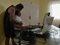 Nicoly Mattos Não Resistiu E Deu O Cuzinho No Sofá Da Recepção Depois De Mamar O Pau Do Chefe No Escritório