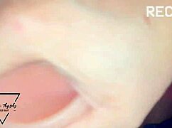 Mistythyghs dostaje pięścią w cipkę na ostro, tryska wszędzie, cholera! 💦