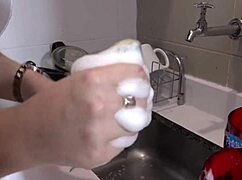 이웃 부부 배신, 몸 드러내고 보지 탐험하는 집에서