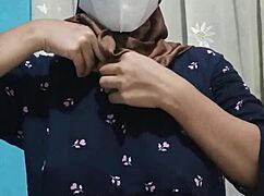 สาวฮิญาบสวยหีตัวเองตอนบ้านว่าง!