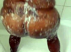 Juiceey Montana webcamde büyük götü ve memelerini sergiliyor