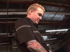 Chelsie Rae screams as her ass gets pounded!