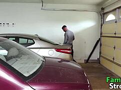 Acțiune perversă anală fără cauciuc în HD full cu Averie Moore